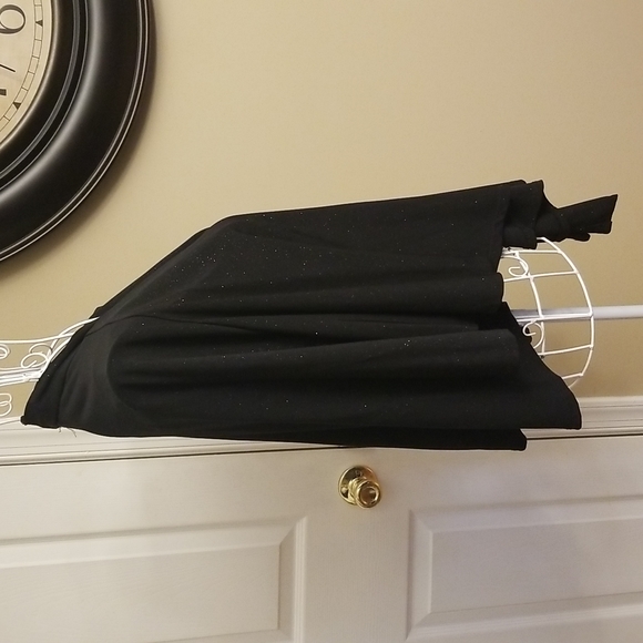 Black sparkly open top - Picture 5 of 9